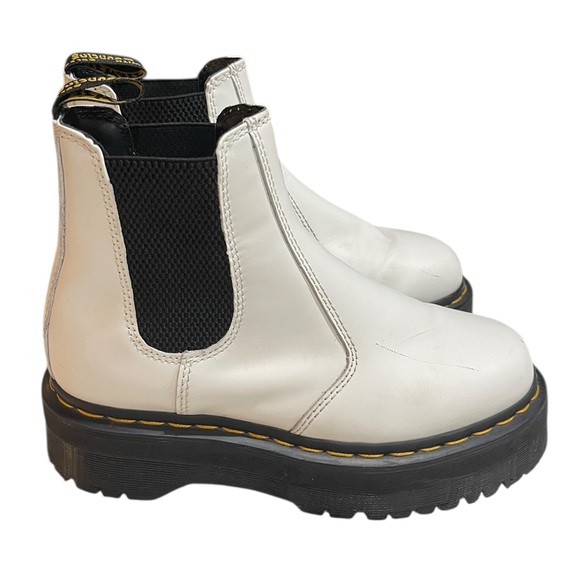 Dr. Martens Chelsea 2976 Quad Platform Bootie Women’s SZ 7 White Leather - Picture 3 of 11